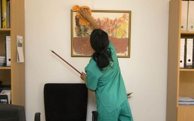 Las empleadas de hogar en 2024 cobrarán más: Incremento salarial significativo en España