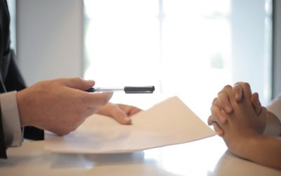 Aspectos legales a considerar al realizar despidos: procedimientos y derechos de los trabajadores