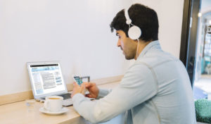 autonomo entrando en internet